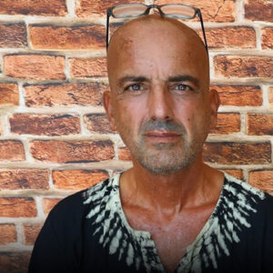 firtinadan mucizeyle kurtuldu 40 saat yuzdu qcTtfhqq