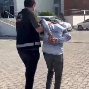 iskenderunda kasten oldurme sucundan aranan sahis yakalandi SbB5GXdL