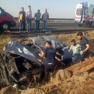 siverekte kaza 2 olu 3 yarali GGWtxbzH