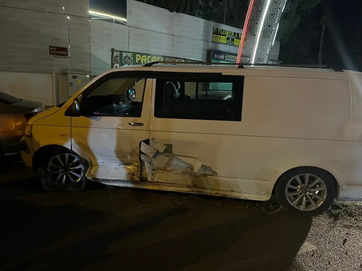 hatayda duzensiz gocmen tasiyan arac kaza yapti bR52L1NL