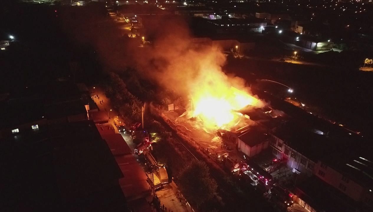 samsunda kereste fabrikasinda yangin bzXi45mE