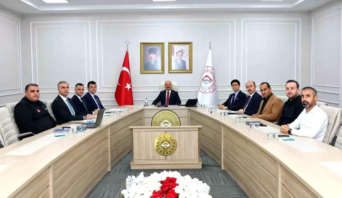 adiyamanda vali yardimcilari degerlendirme toplantisi duzenlendi eiZL9mBy.jpg