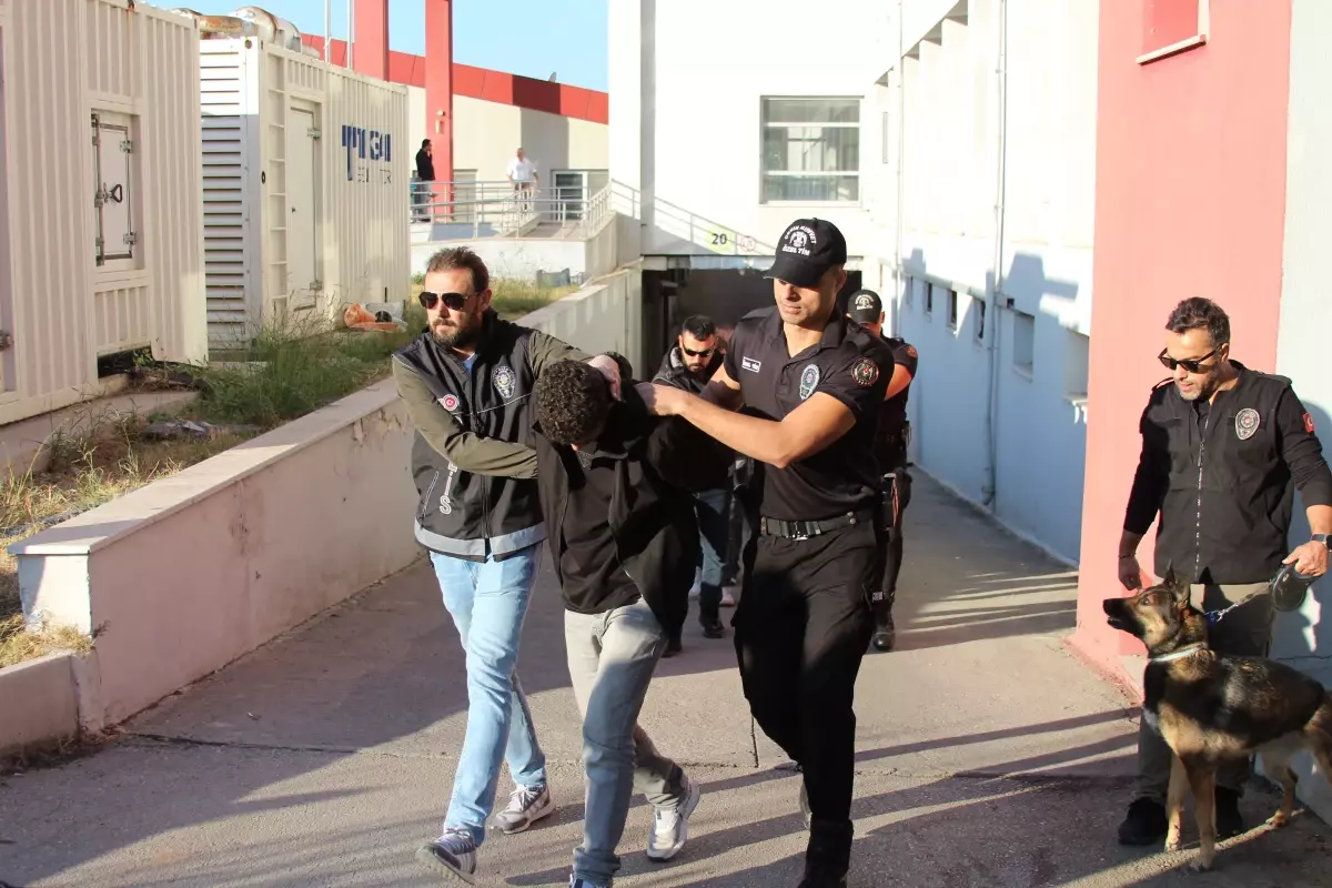 baygaralar suc orgutune baskin 106 gozalti EHQcK8DG.jpg