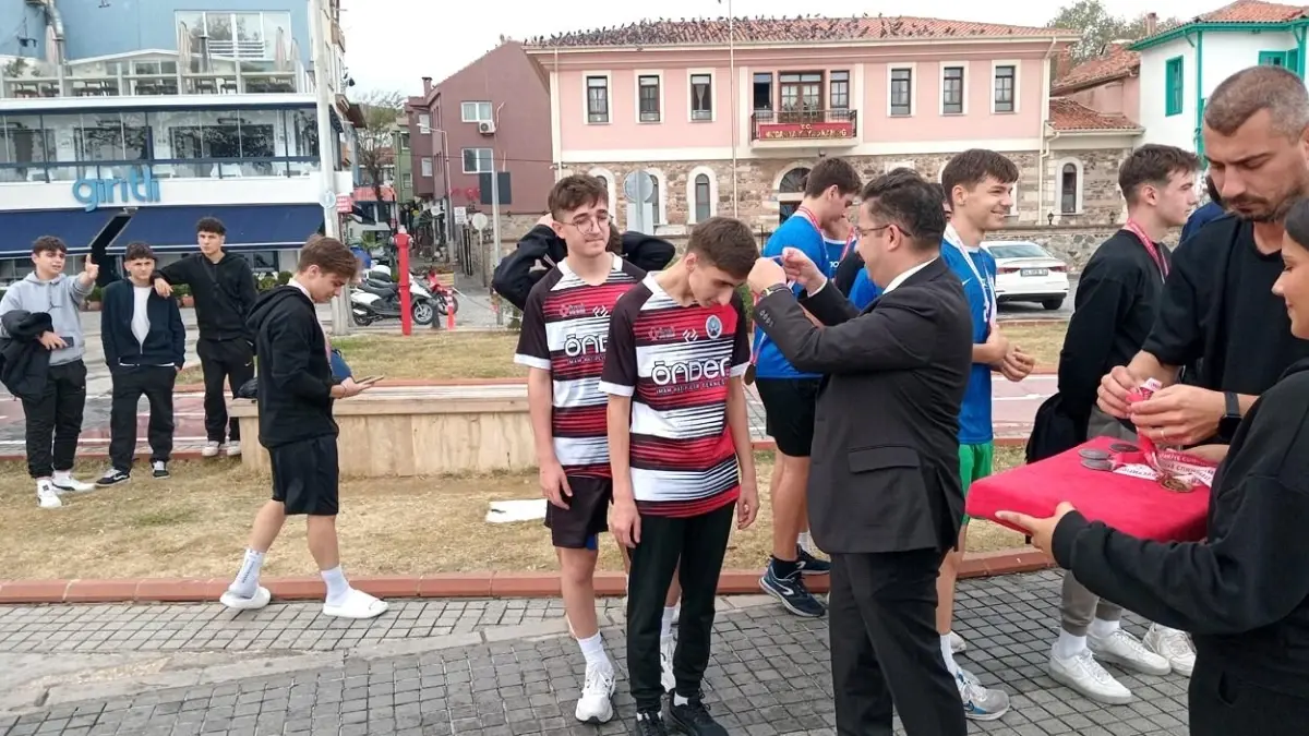 mudanya liseleri arasi 103 mutareke yili kosusu yapildi cVtYxX6t