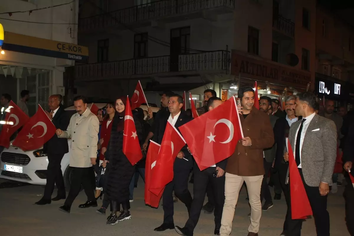 musta cumhuriyetin 102 yil donumu fener alayi ile kutlandi UjvZu9pA.jpg