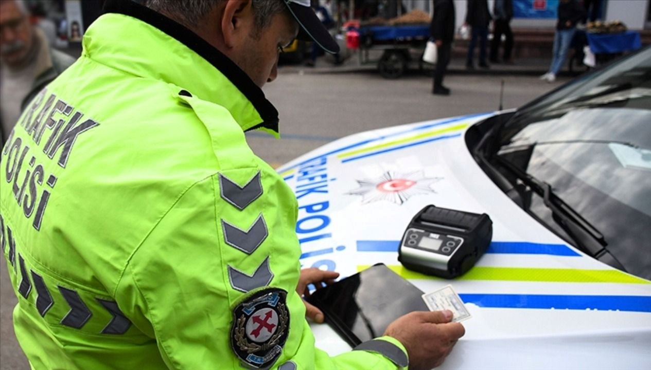 samsunda ehliyetsiz surucu polise carpip kacti s6V1tuAZ.jpg