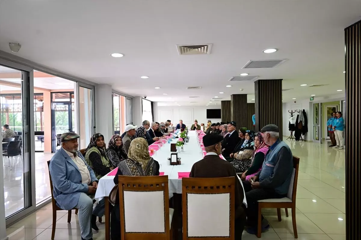 vali turan yarim asirlik evlilikleri kutladi 61Vpx34c