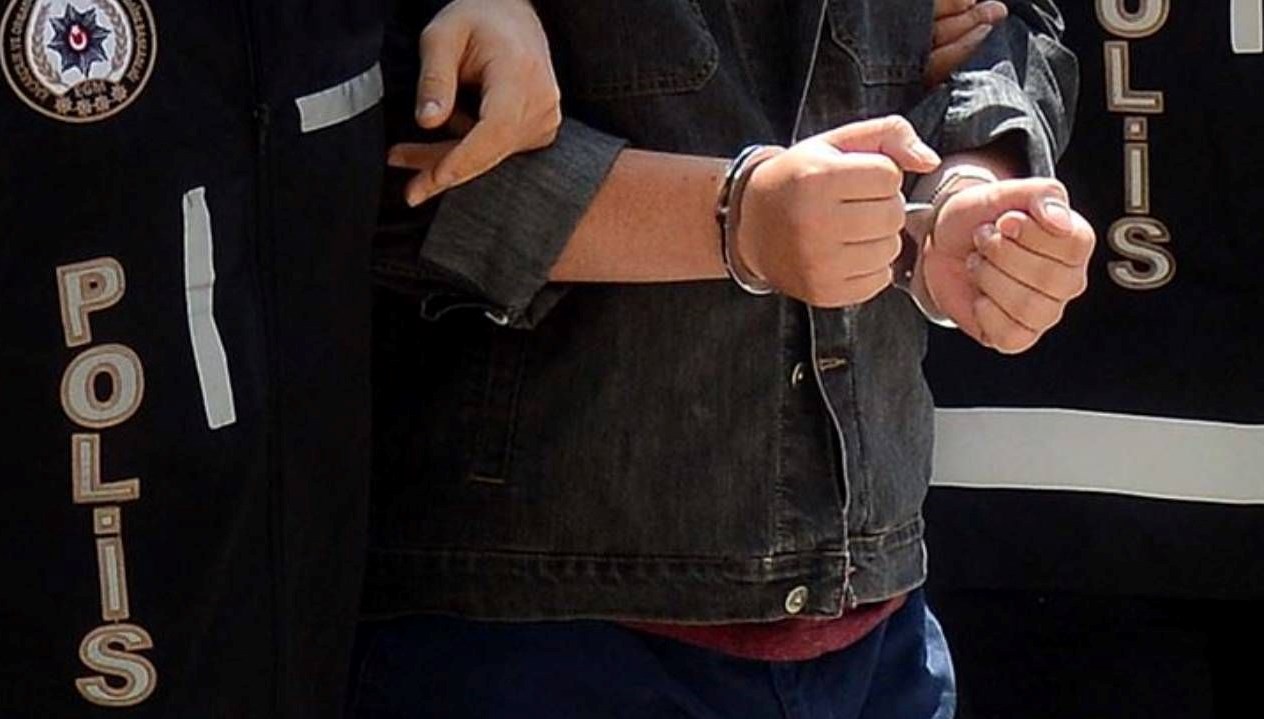 vanda uyusturucuyla yakalanan iranli tutuklandi rHDFfTpL