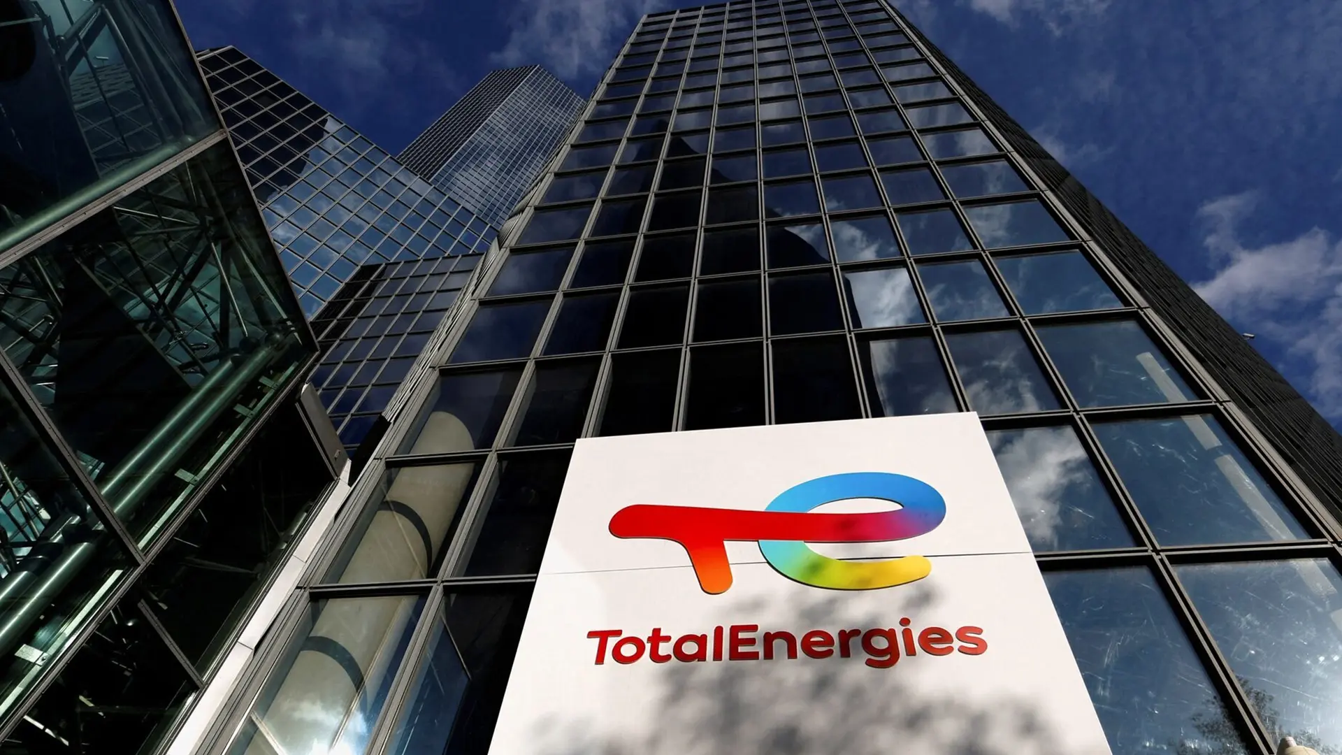 TotalEnergies ile Google, 21 yıllık yenilenebilir enerji anlaşması imzaladı