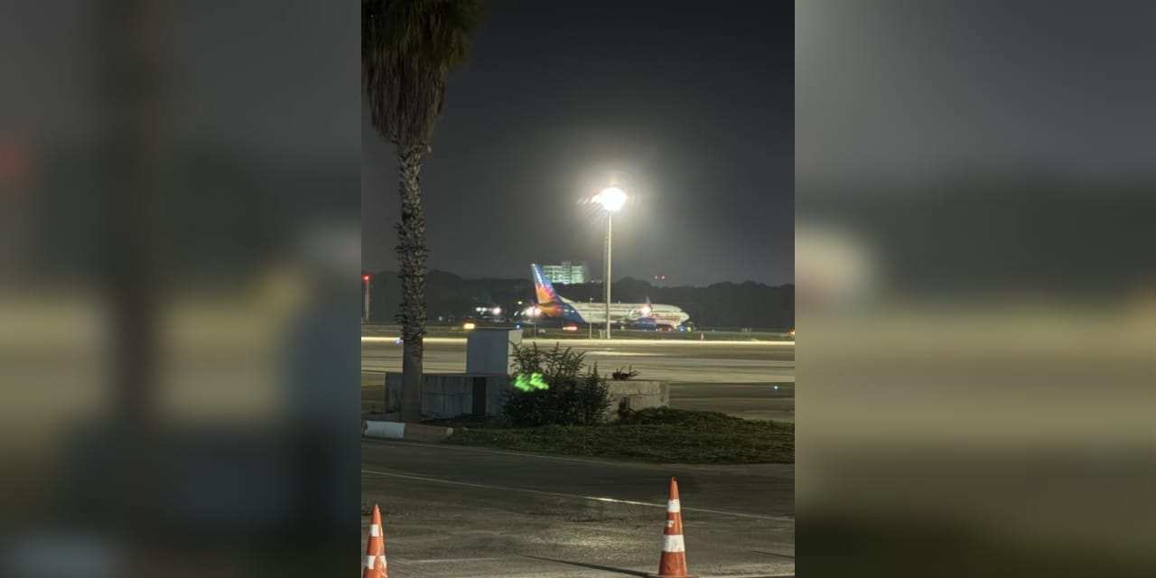 Antalya Havalimanı’na Acil İniş: Pilot Hastaneye Kaldırıldı