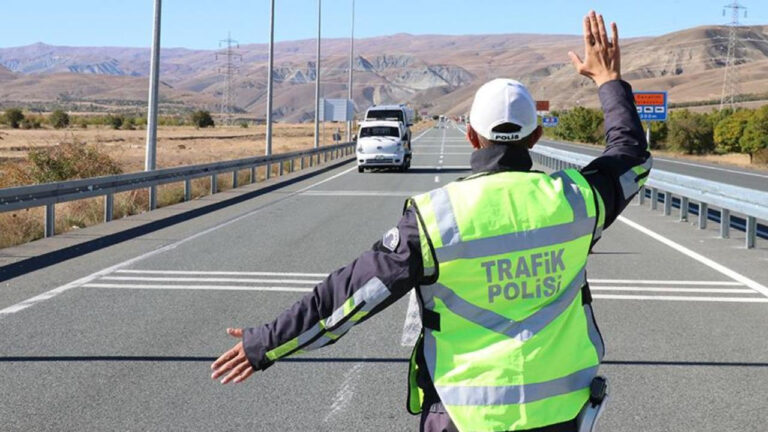 3-kurali-birden-ihlal-etti-arac-trafikten-men-edildi-nupWhLGZ