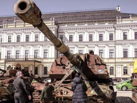 Kiev Rus silahlarını Batı’ya açtı