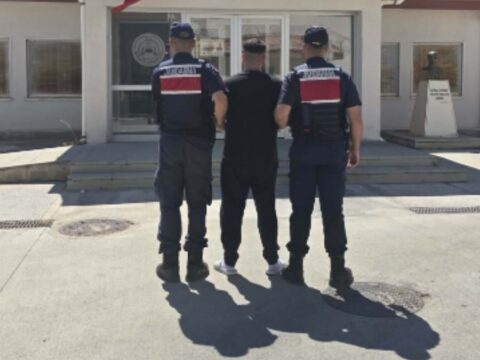 Kusadasi operasyonunda 2 kisi tutuklandi bA48W2Pe